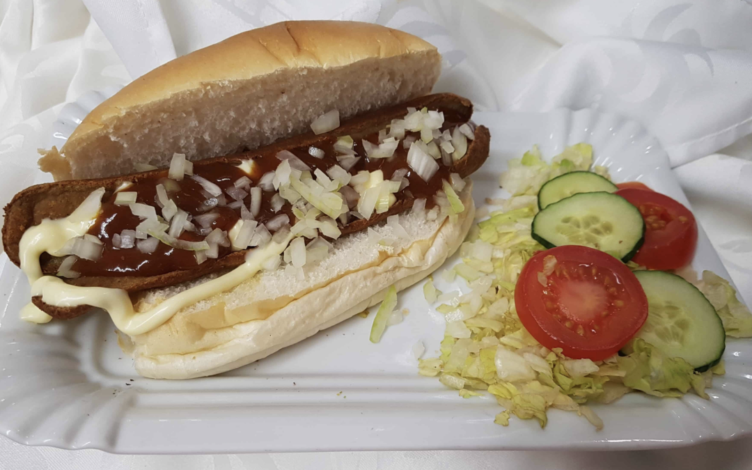 WAT ZIT ER NOU PRECIES IN EEN FRIKANDEL