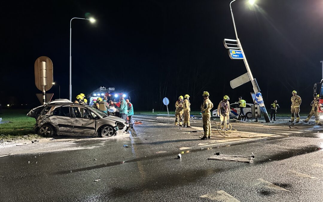 Vrouw 49 overleden bij frontale botsing Oudkarspel