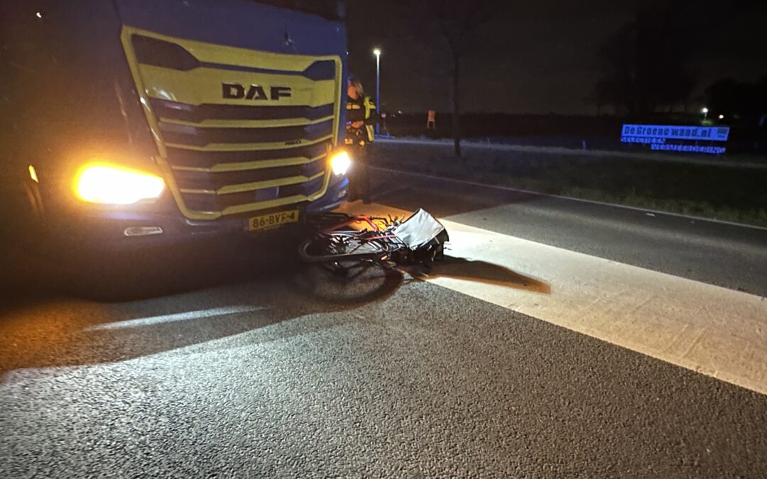 Ongeval fietser met vrachtwagen op de westelijke randweg Oudkarspel