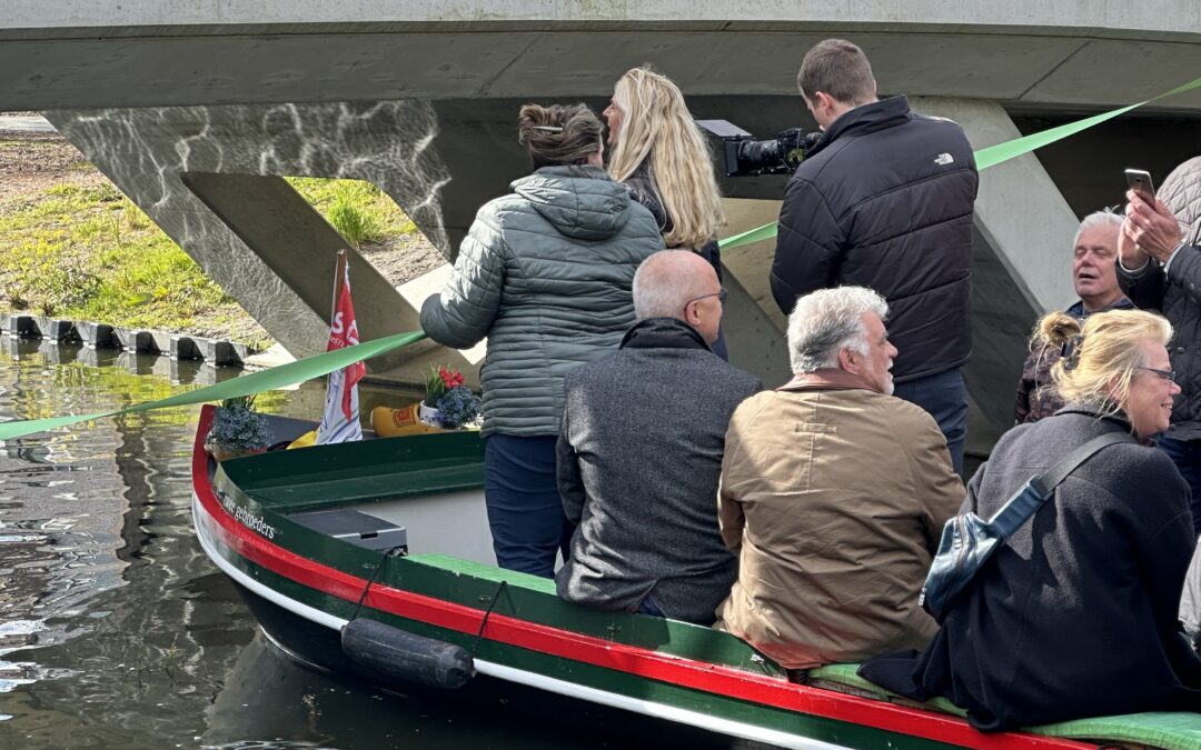 Officiële opening van de nieuwe vaarverbinding en de vier bruggen