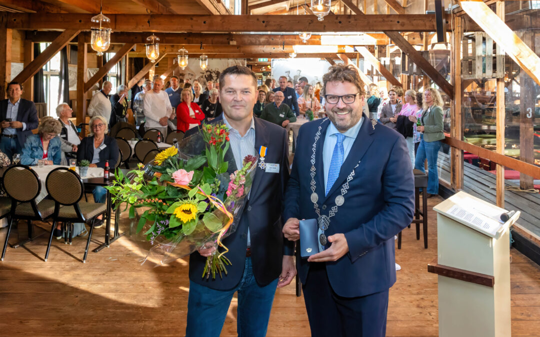 Erik Schat ontvangt Koninklijke Onderscheiding voor maatschappelijke betrokkenheid