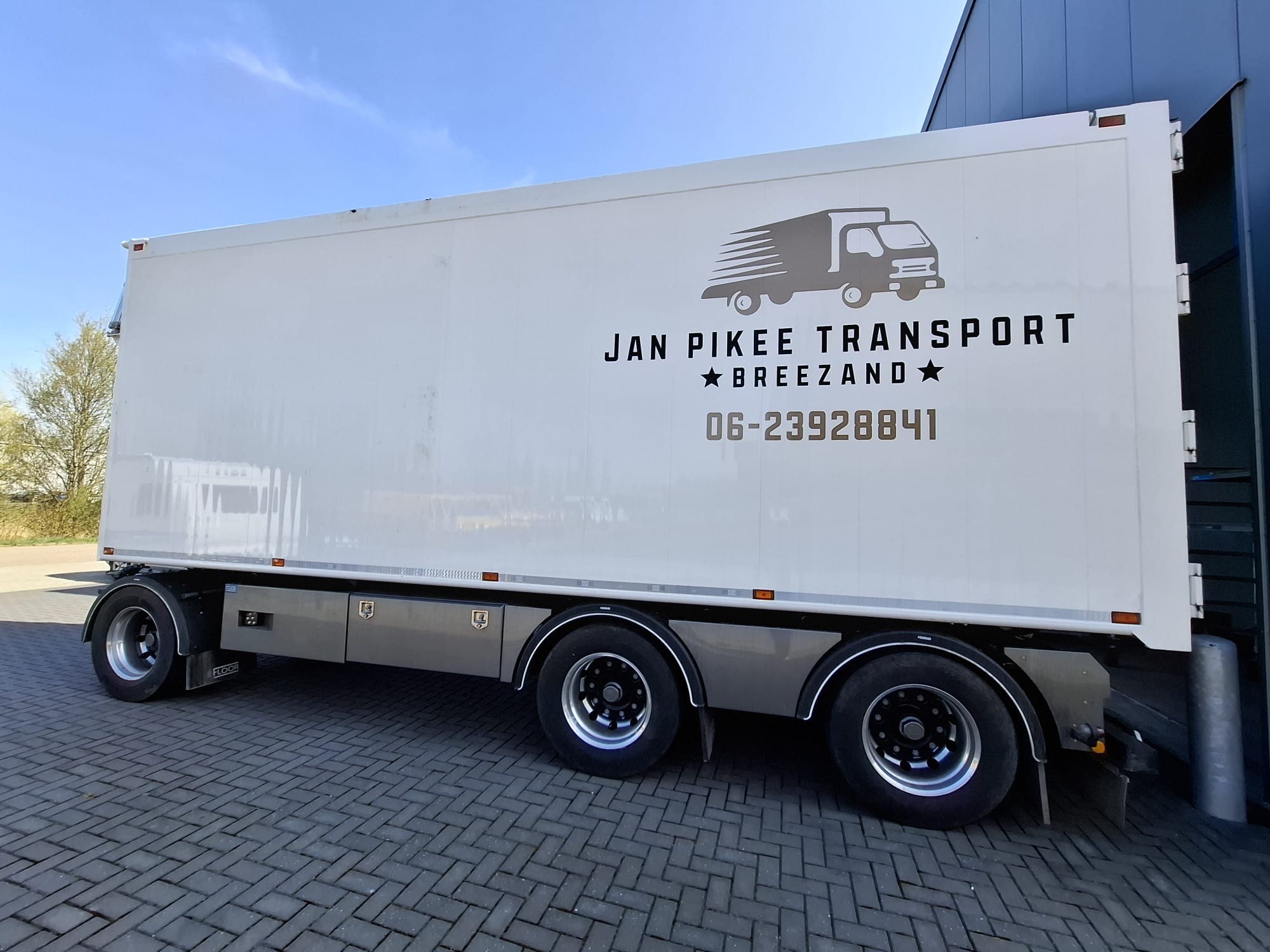 53b8b83e-20fd-4132-95d7-10606010d882